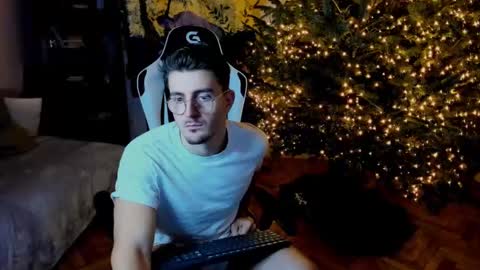 JulianDylan online show from 12/29/24, 07:17