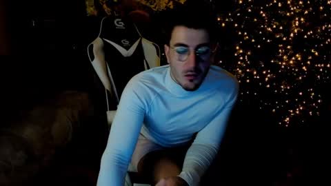 JulianDylan online show from 12/31/24, 04:27