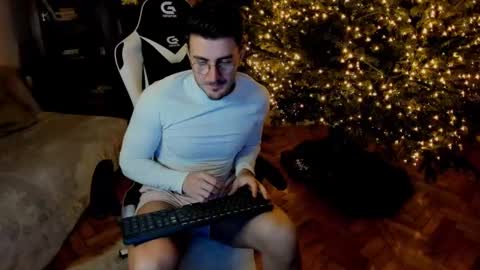 JulianDylan online show from 12/31/24, 07:31