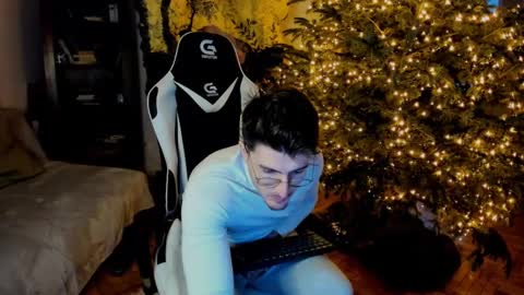 JulianDylan online show from 01/04/25, 07:24