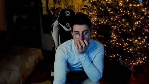 JulianDylan online show from 01/04/25, 10:27