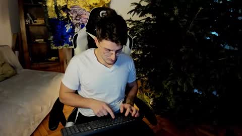 JulianDylan online show from 01/08/25, 11:54