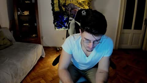 JulianDylan online show from 01/10/25, 04:33