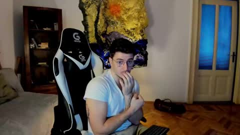 JulianDylan online show from 01/10/25, 07:35