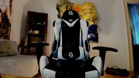 JulianDylan online show from 01/18/25, 07:59