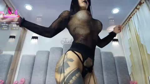 juliane_swee1 online show from 05/21/26, 10:50