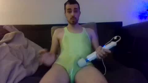 Snapshot of julianjj2001 chatting on 12/29/24, 02:17 julianjj2001 online show from 12/29/24, 02:17