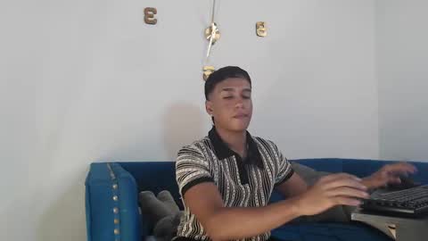 Juliann online show from 10/09/25, 02:48