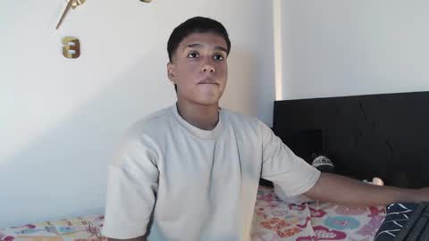 Juliann online show from 11/04/25, 03:11