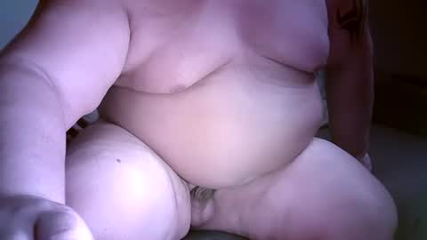 Snapshot of julianoparno chatting on 11/17/25, 03:01 Juliano online show from 11/17/25, 03:01