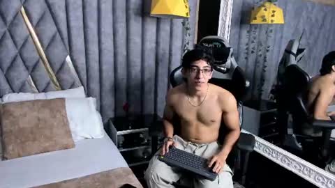 Julian online show from 07/21/26, 09:06