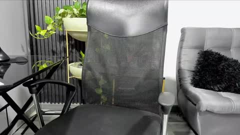 Julian online show from 12/08/24, 10:57