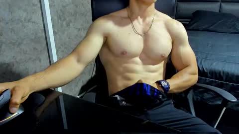 Snapshot of juliansexxx16 chatting on 10/21/25, 09:32 Julian online show from 10/21/25, 09:32