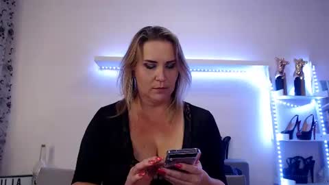 Snapshot of juliapink6 chatting on 03/02/25, 09:54 Julia online show from 03/02/25, 09:54