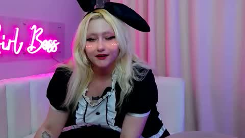 Snapshot of juliasharkk chatting on 10/26/25, 09:21 JuliaSharkk online show from 10/26/25, 09:21