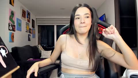 Jeimy Help me to reach 100 thumbs up online show from 01/18/25, 04:04