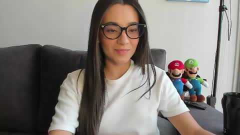 Jeimy Help me to reach 100 thumbs up online show from 07/26/26, 10:49