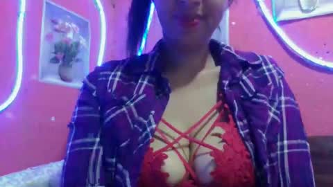 julie0612 online show from 04/05/26, 07:00