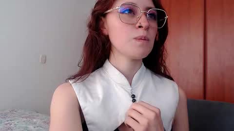 Snapshot of julie_autmn_ chatting on 11/20/25, 06:18 yules online show from 11/20/25, 06:18