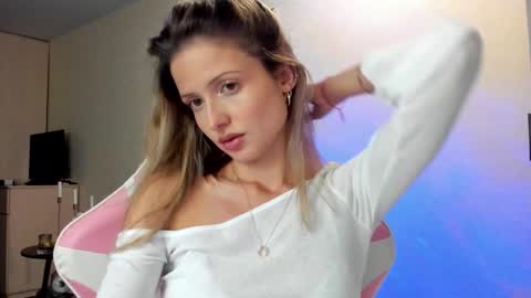 Julie online show from 09/26/25, 05:28