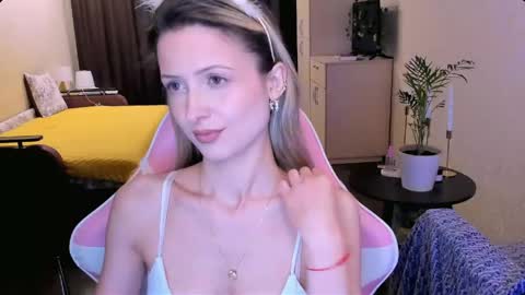 Julie online show from 04/30/26, 03:29