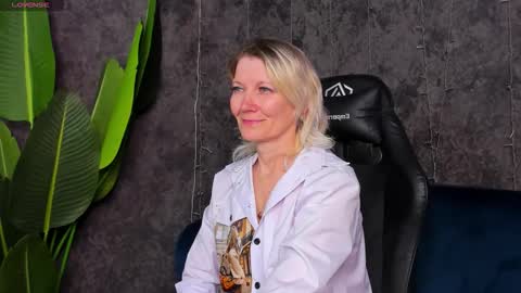 Snapshot of julie_lucasss chatting on 02/02/26, 08:46 Julie Lucasss online show from 02/02/26, 08:46
