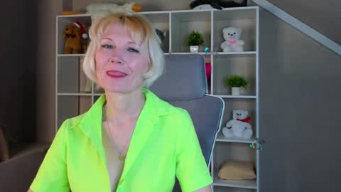 Snapshot of julie_lucasss chatting on 04/09/26, 12:54 Julie Lucasss online show from 04/09/26, 12:54