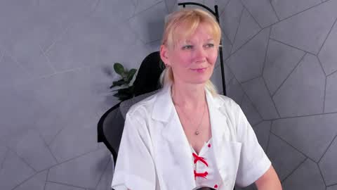 Snapshot of julie_lucasss chatting on 05/12/26, 09:28 Julie Lucasss online show from 05/12/26, 09:28