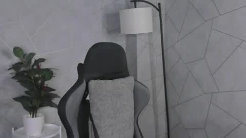 Snapshot of julie_lucasss chatting on 05/19/26, 01:56 Julie Lucasss online show from 05/19/26, 01:56