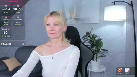Julie Lucasss online show from 06/26/26, 12:15