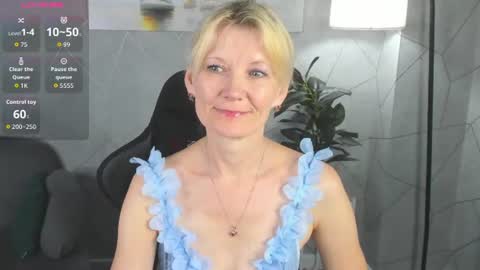Julie Lucasss online show from 06/29/26, 12:06
