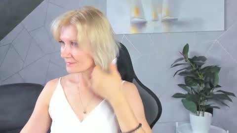 Julie Lucasss online show from 07/13/26, 12:02