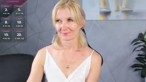 Julie Lucasss online show from 07/23/26, 12:24