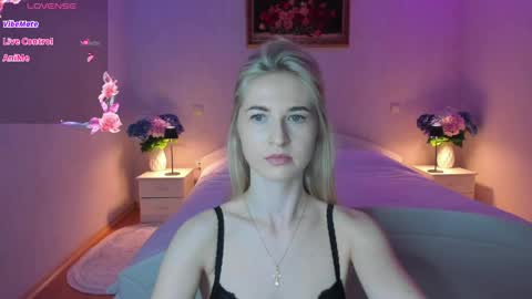 Snapshot of julieblazex chatting on 06/07/26, 07:39 julieblazex online show from 06/07/26, 07:39