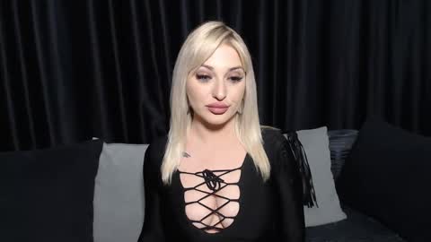 julia online show from 12/16/24, 03:19