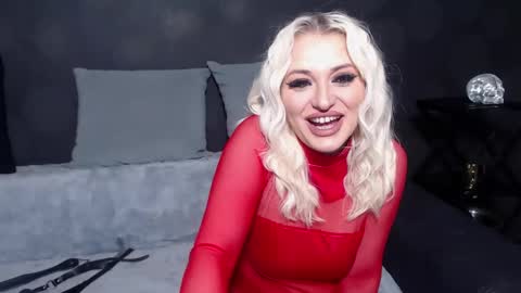 julia online show from 03/01/25, 01:53