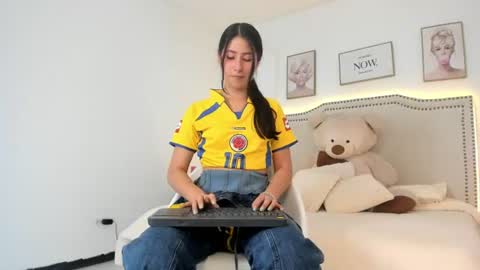 juliee_ross online show from 07/07/26, 12:31