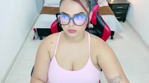 Snapshot of julieeta_castillo chatting on 06/01/26, 07:48 julieta online show from 06/01/26, 07:48