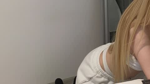 Julia online show from 02/06/25, 12:00