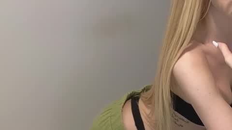Julia online show from 02/11/25, 08:42