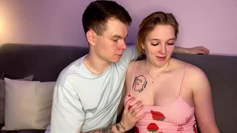 Julie and Thomas online show from 09/22/25, 07:10