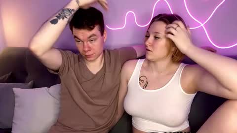 Julie and Thomas online show from 10/11/25, 08:24