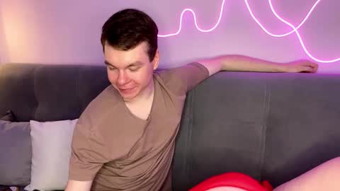 Julie and Thomas online show from 10/18/25, 08:26