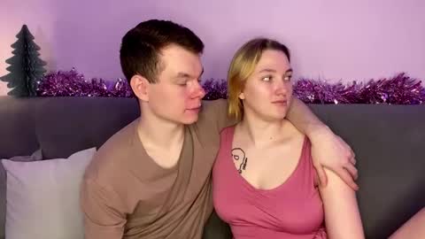 Julie and Thomas online show from 12/05/25, 08:12