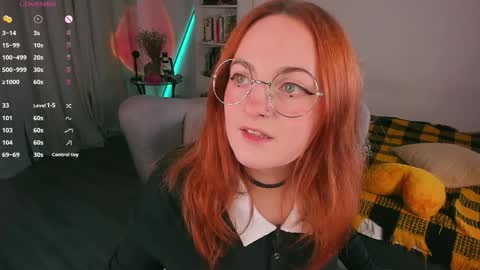 Snapshot of juliet_schoolgirl chatting on 10/10/25, 12:53 Juliet online show from 10/10/25, 12:53