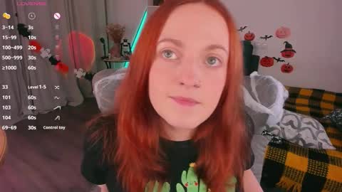 Snapshot of juliet_schoolgirl chatting on 10/29/25, 04:42 Juliet online show from 10/29/25, 04:42