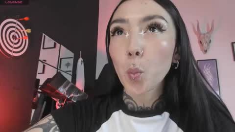 juliet_sourire online show from 11/10/25, 08:19