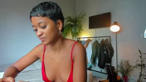 Snapshot of julieta__cooper chatting on 10/01/25, 08:48 Juli online show from 10/01/25, 08:48