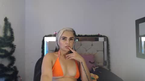 julieta__fox_ online show from 12/23/24, 07:28