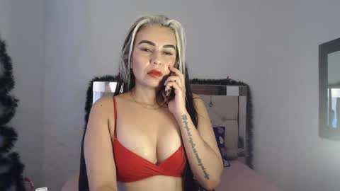 julieta__fox_ online show from 12/29/24, 03:54